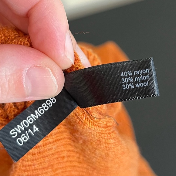 The Limited Loose Knit Wool Blend V-Neck Sweater - Picture 8 of 11